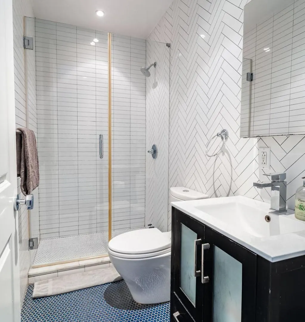 Charming Room Near The Guggenheim With Shared Bath New York